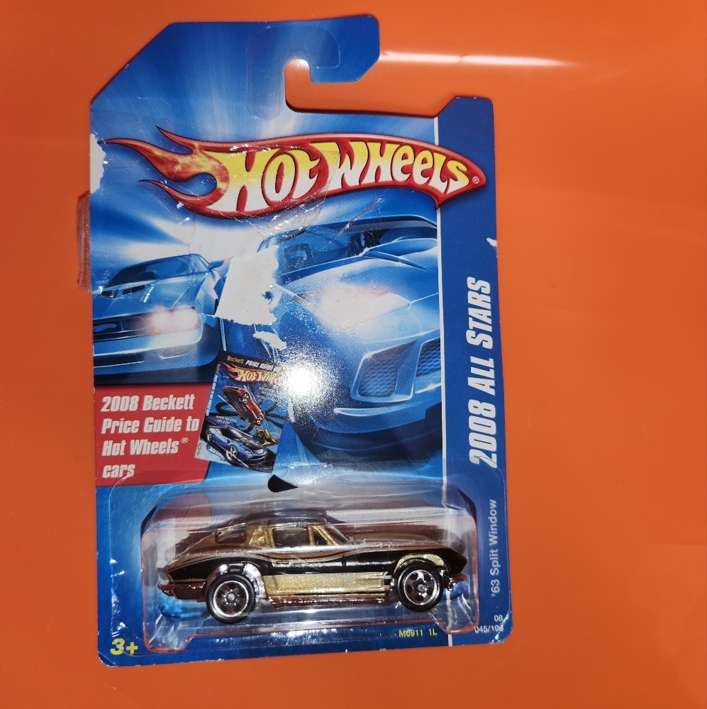 Lot of 25 Hot Wheels and Match Box cars all new unopened